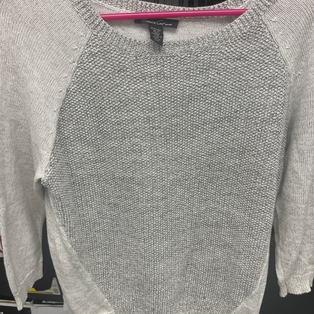 Gray Sweater‎